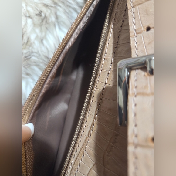 Vintage Etienne Aigner Tan Embossed Cowhide Shoulder Bag - Picture 11 of 15